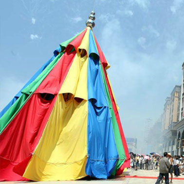 江西花70万造世界最大晴雨伞